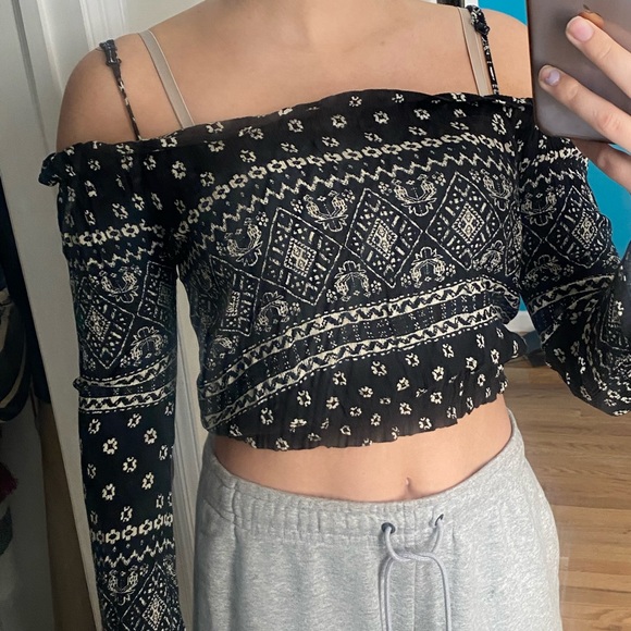 Patterned LA Hearts crop top - Picture 2 of 3